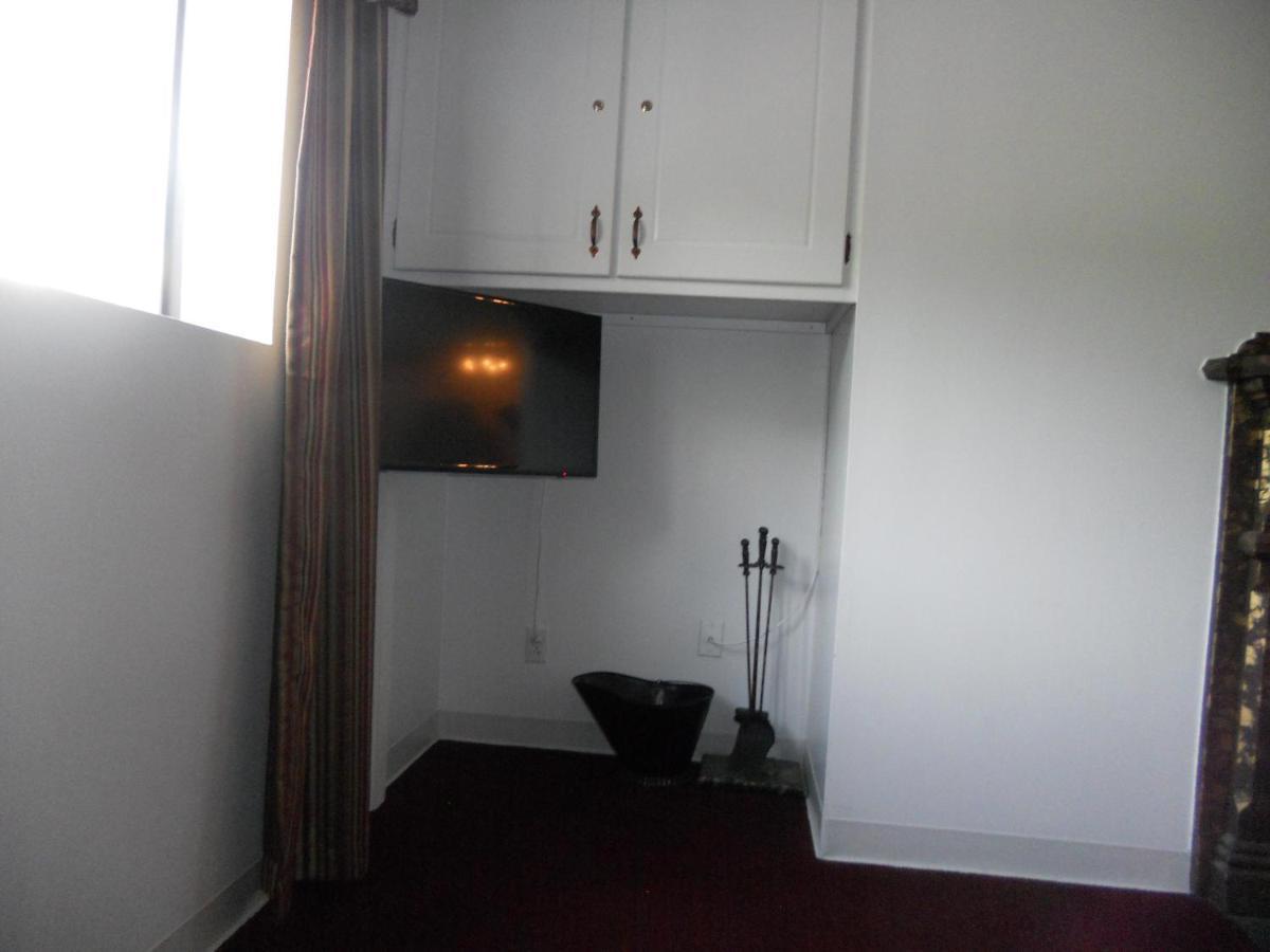 Oak Square 309 Apartment แกตลิงเบิร์ก ภายนอก รูปภาพ