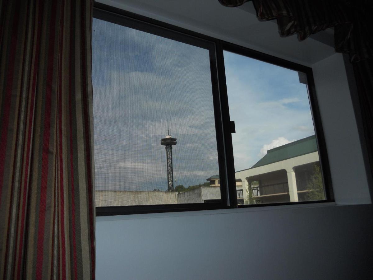Oak Square 309 Apartment แกตลิงเบิร์ก ภายนอก รูปภาพ