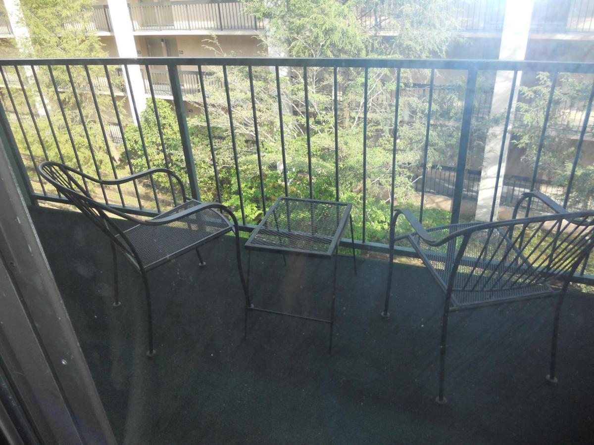 Oak Square 309 Apartment แกตลิงเบิร์ก ภายนอก รูปภาพ